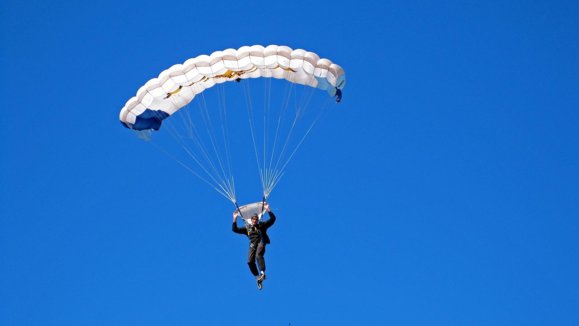 中国竞走队亚锦赛再创佳绩 包揽男女20公里双冠