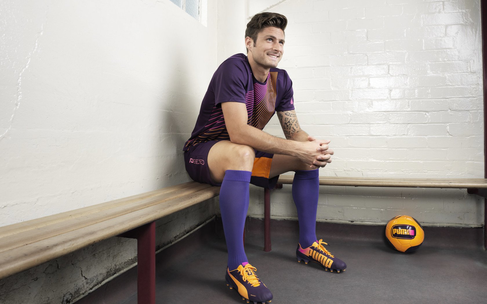 中国花样游泳队巴黎奥运备战冲刺 新编排惊艳国际赛场